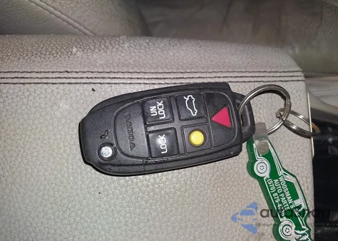 2004 Volvo S80 2.5T z USA, uszkodzony, nr VIN YV1TH59H341366251